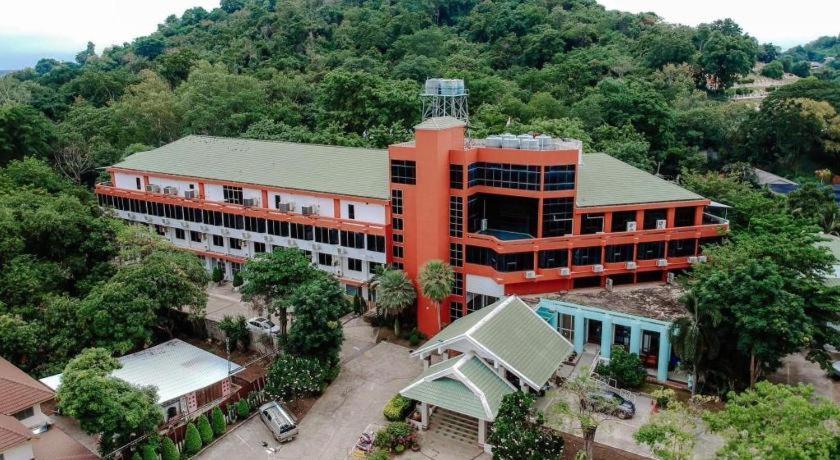 Beverly Hill Park Hotel Nakhon Sawan Exteriör bild