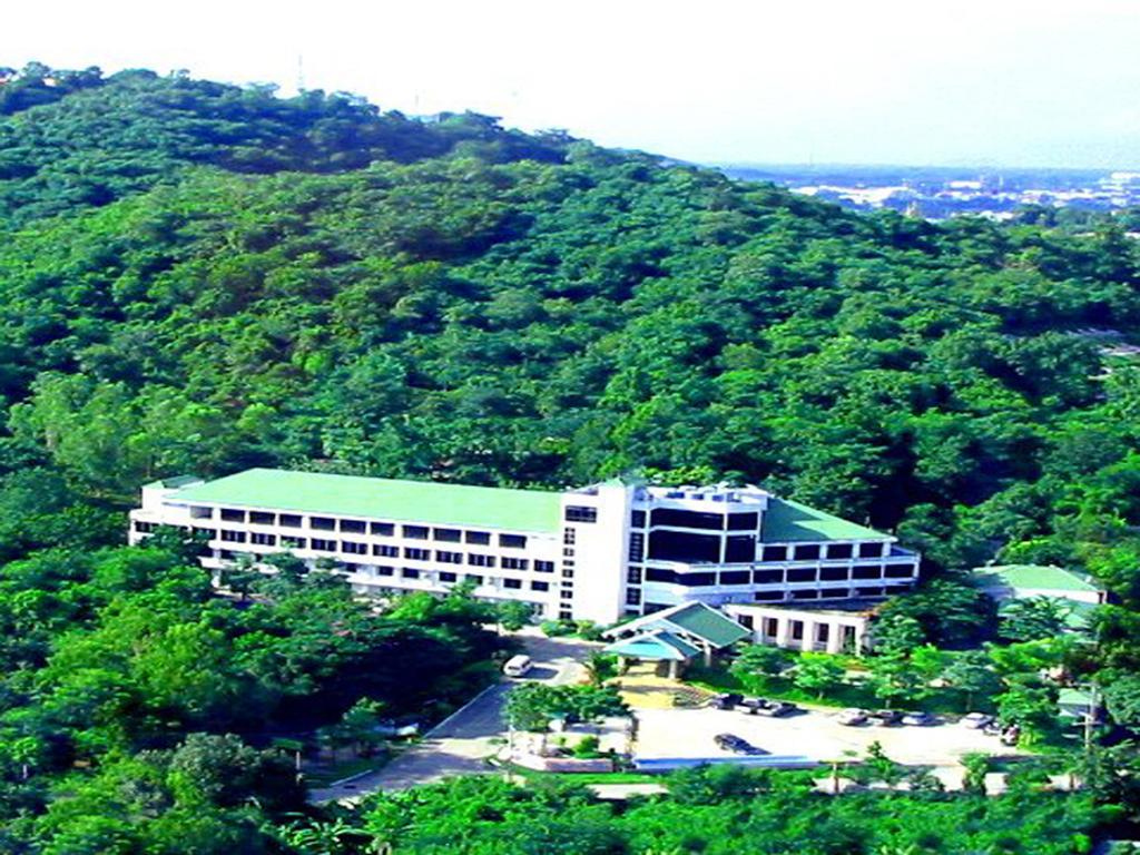 Beverly Hill Park Hotel Nakhon Sawan Exteriör bild